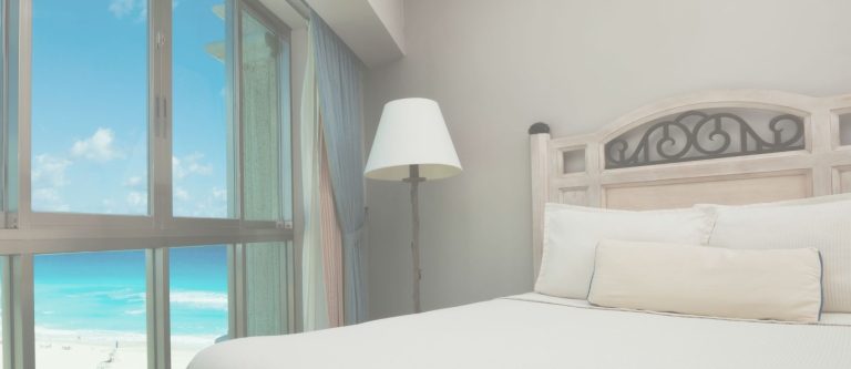 How to Earn FREE Hotel Upgrades