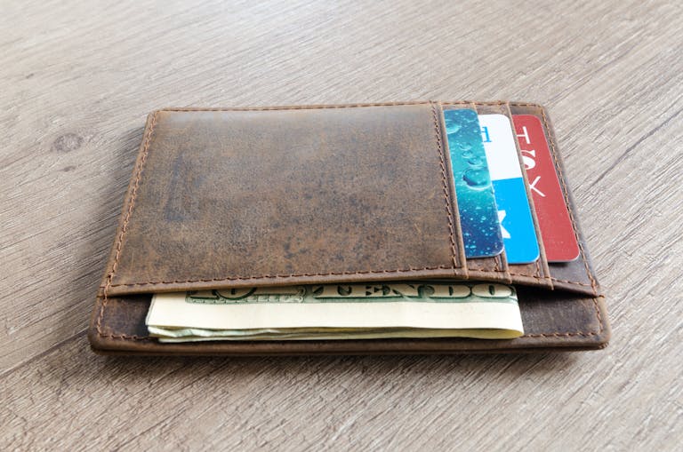 Learn what cards you need to put in your wallet. These flexible points will help you earn lots of nearly free travel from flights to hotels.